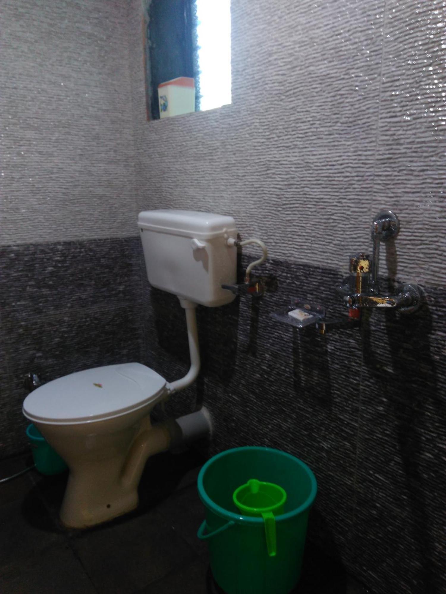 Anandi Villa Homestay Adhi エクステリア 写真