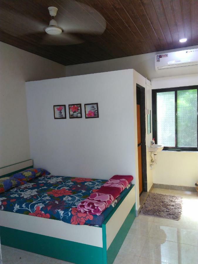 Anandi Villa Homestay Adhi エクステリア 写真
