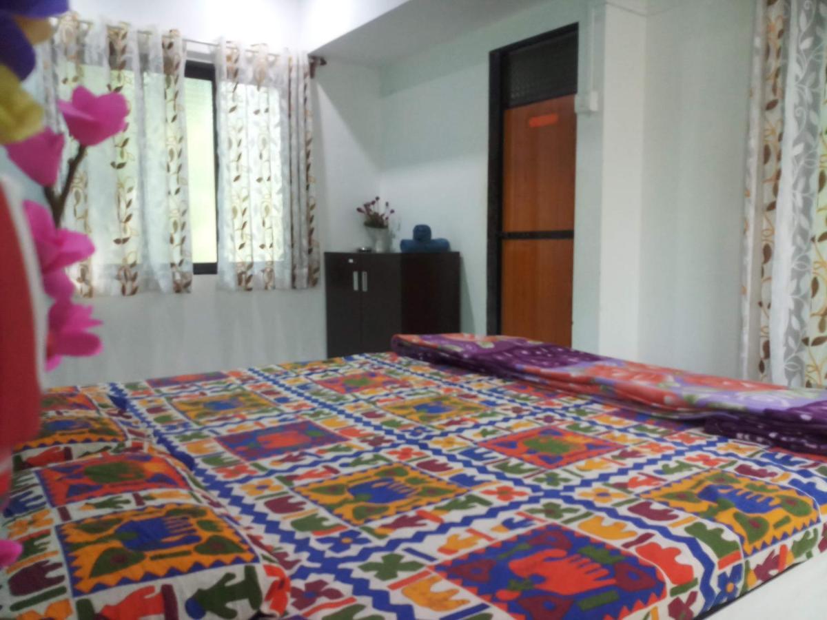 Anandi Villa Homestay Adhi エクステリア 写真
