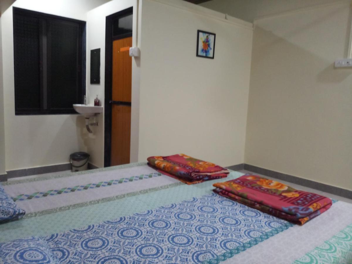 Anandi Villa Homestay Adhi エクステリア 写真