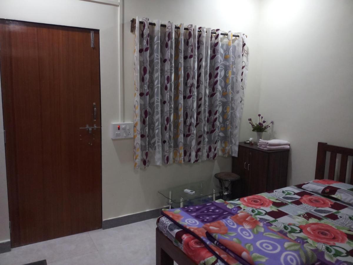 Anandi Villa Homestay Adhi エクステリア 写真