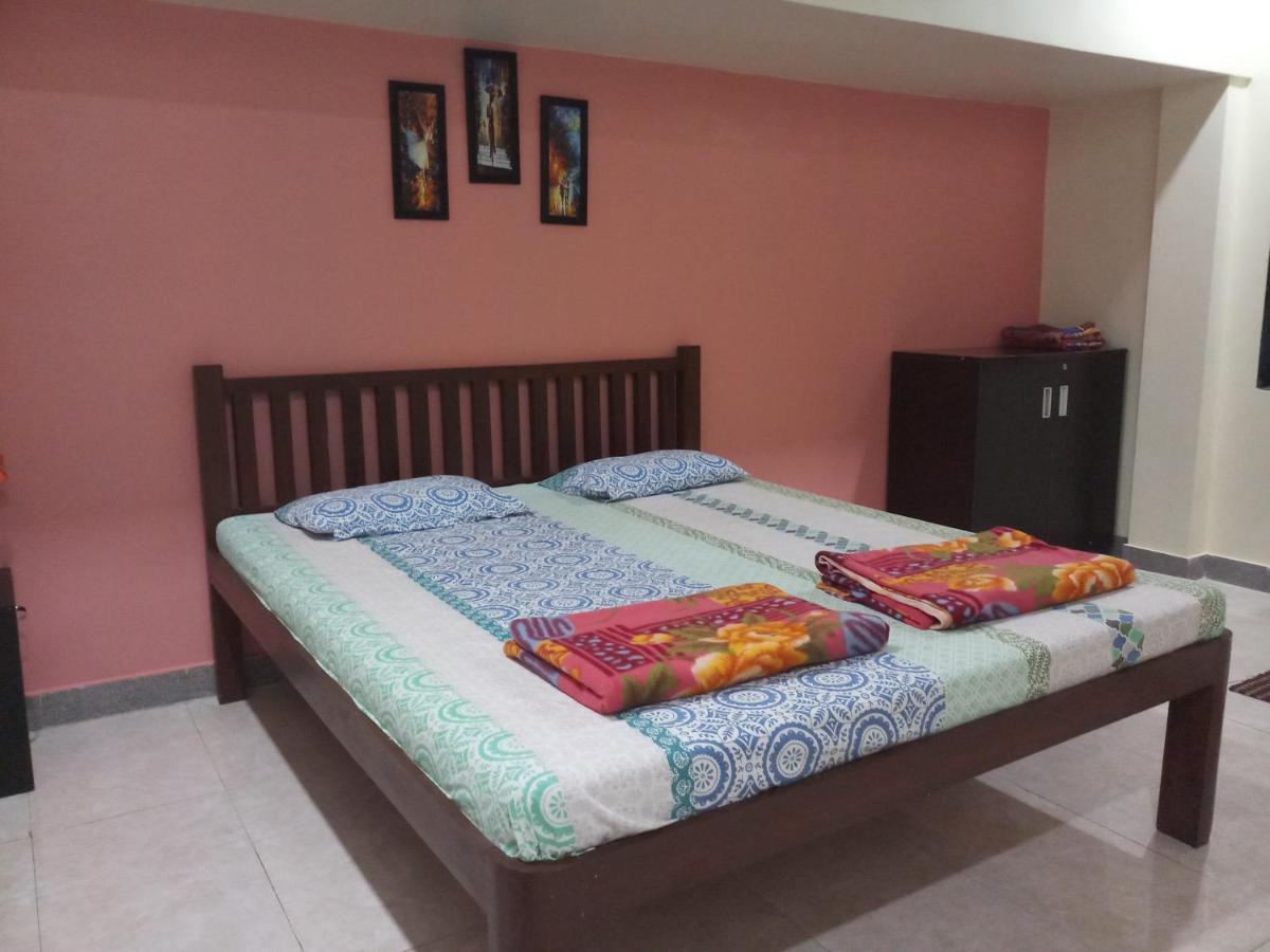 Anandi Villa Homestay Adhi エクステリア 写真